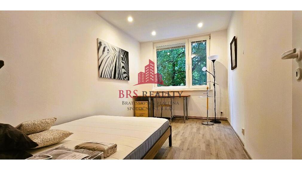 Na prenájom: Priestranný 4-izbový byt s loggiou v Bratislave – Karlova Ves