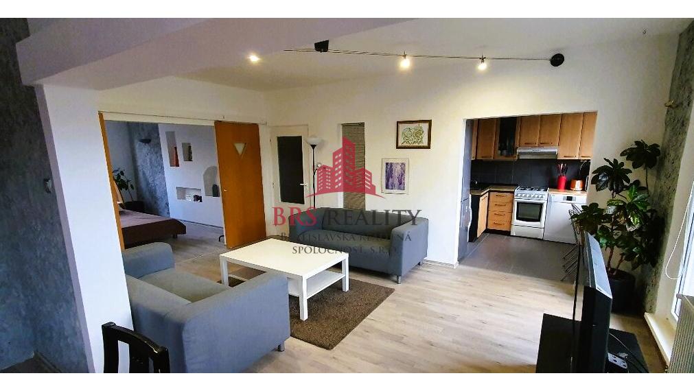 Na prenájom: Priestranný 4-izbový byt s loggiou v Bratislave – Karlova Ves