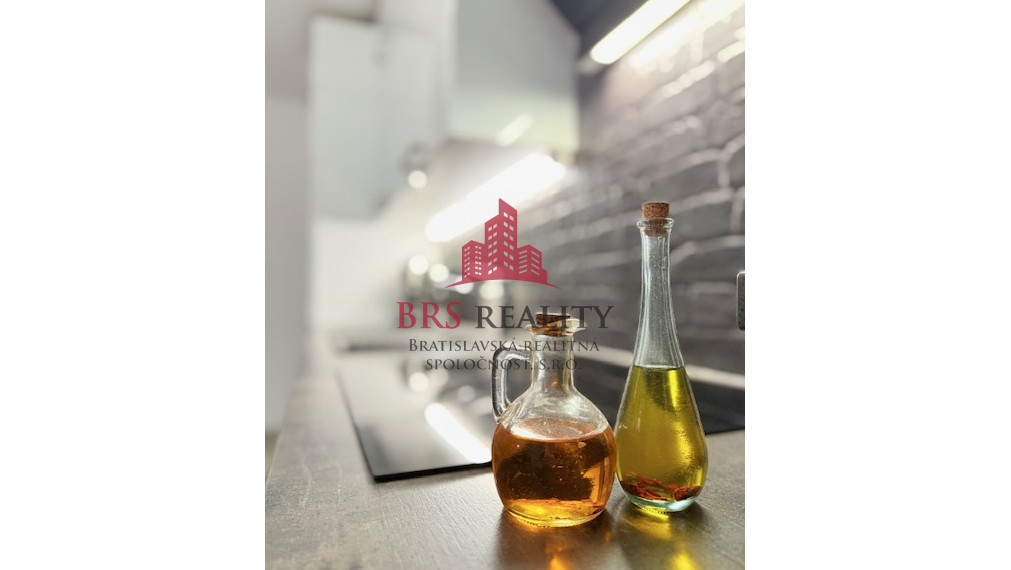 Rezervované ! Moderný 1,5-2 izbový byt s priestranným balkónom na Rustaveliho ulici,