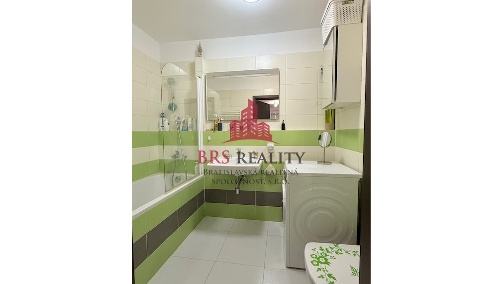 Rezervované ! Moderný 1,5-2 izbový byt s priestranným balkónom na Rustaveliho ulici,