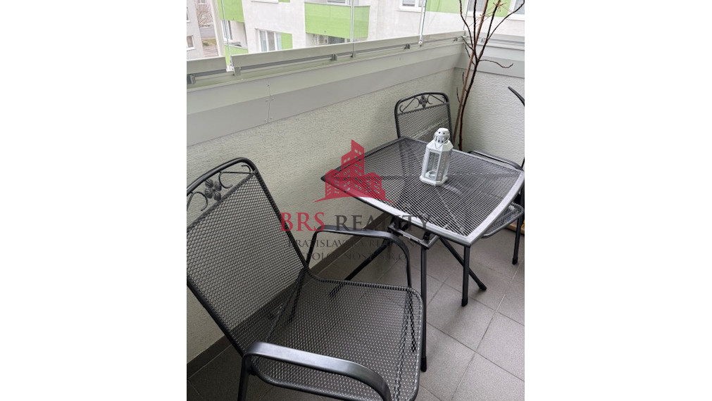 Rezervované ! Moderný 1,5-2 izbový byt s priestranným balkónom na Rustaveliho ulici,