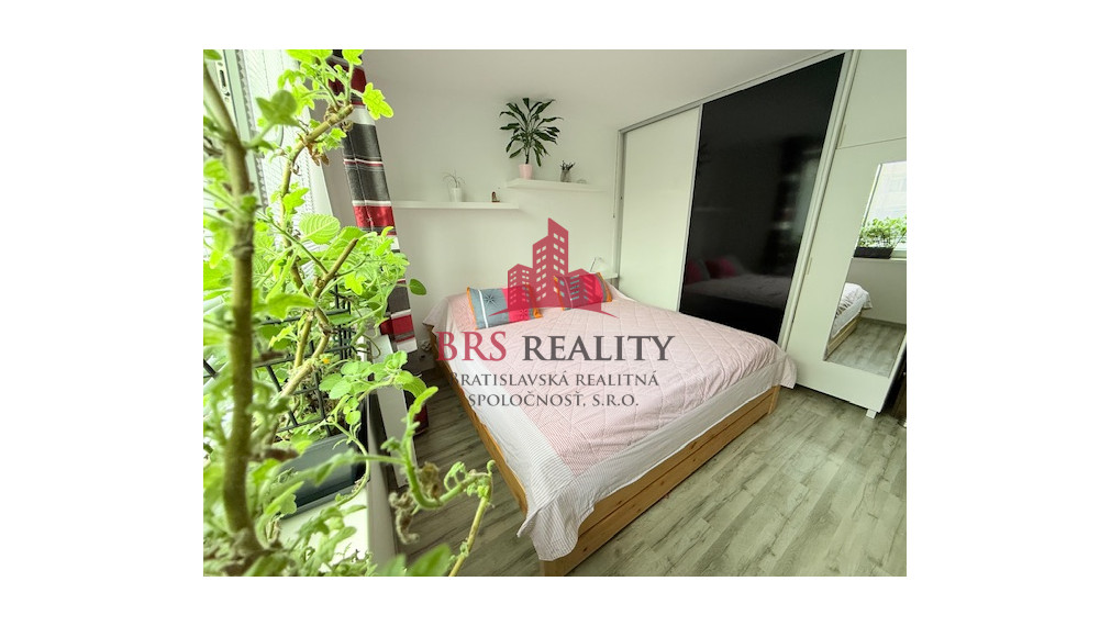 Rezervované ! Moderný 1,5-2 izbový byt s priestranným balkónom na Rustaveliho ulici,