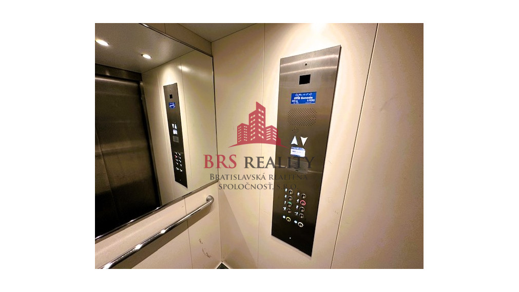 Rezervované ! Moderný 1,5-2 izbový byt s priestranným balkónom na Rustaveliho ulici,