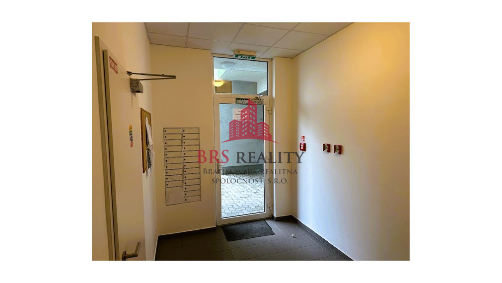 Rezervované ! Moderný 1,5-2 izbový byt s priestranným balkónom na Rustaveliho ulici,