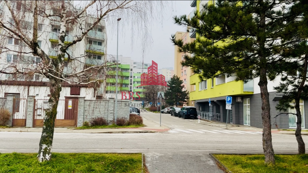 Rezervované ! Moderný 1,5-2 izbový byt s priestranným balkónom na Rustaveliho ulici,