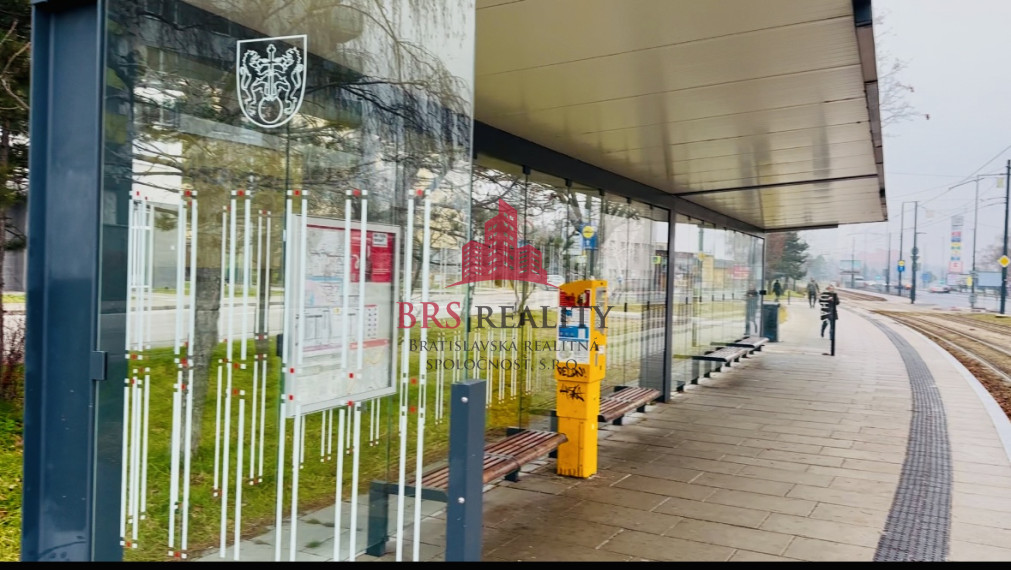 Rezervované ! Moderný 1,5-2 izbový byt s priestranným balkónom na Rustaveliho ulici,