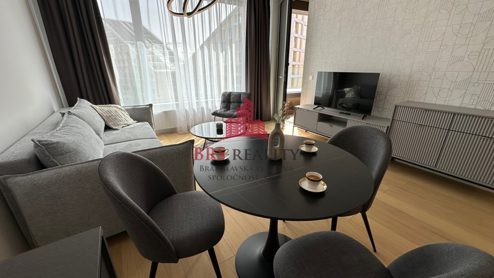 Príjemný a elegantný 2 izb. byt v projekte SKYPARK