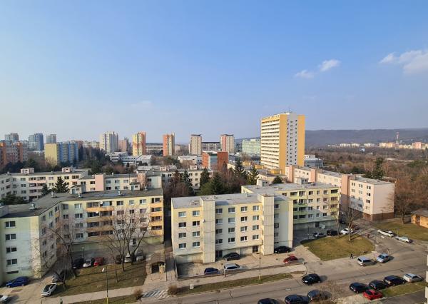 Slnečný 2-izbový byt po kompletnej rekonštrukcii na predaj-Rezervované