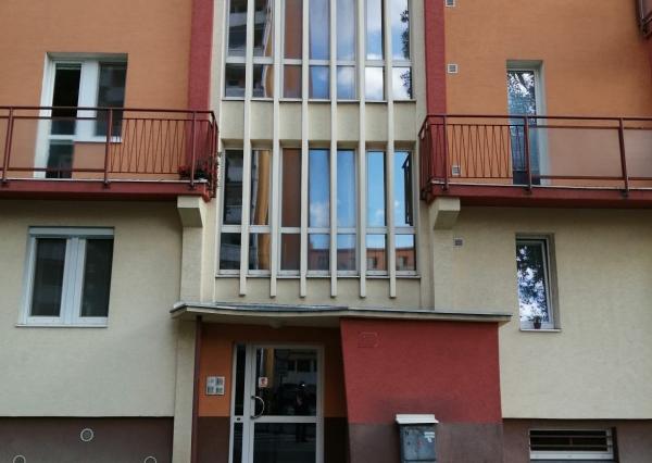 2 izb. byt Sklenárova ulica, pekná lokalita