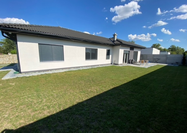 Predané - Moderný bungalov komplet dokončený