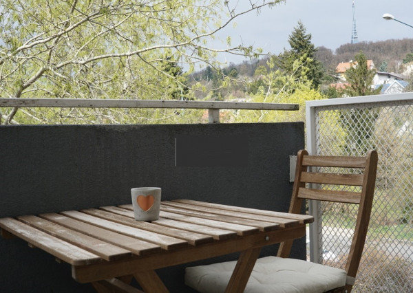 Zariadený 2i byt -77m², s vyh. parkovaním a podlah. kúrením