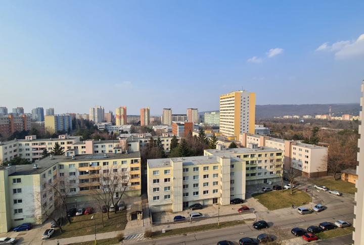 Slnečný 2-izbový byt po kompletnej rekonštrukcii na predaj