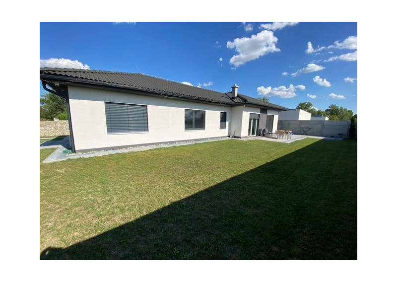 Predané - Moderný bungalov komplet dokončený